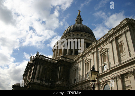 La Cathédrale St Paul à Londres Banque D'Images