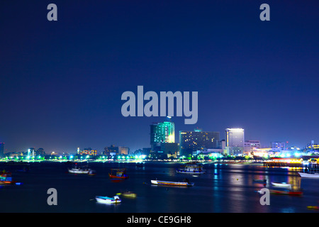 Vue de nuit de la ville de Pattaya, Thaïlande Banque D'Images