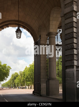 Vue du dessous de l'Admiralty Arch, Londres, Angleterre. Banque D'Images