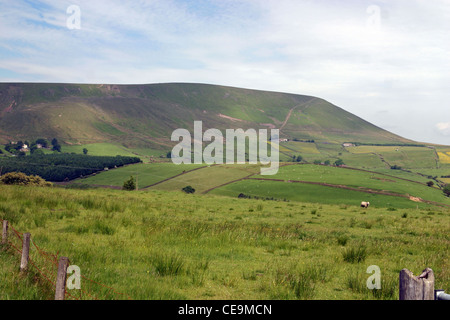 Pendle Hill est situé dans l'est de Lancashire, Angleterre, près des villes de Burnley, Nelson, Colne, Clitheroe et Padiham. Banque D'Images