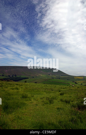 Pendle Hill est situé dans l'est de Lancashire, Angleterre, près des villes de Burnley, Nelson, Colne, Clitheroe et Padiham. Banque D'Images