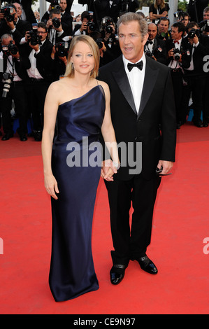 Jodie Foster et Mel Gibson arriver pour l'examen préalable du Castor à la 64e festival international du film, à Cannes. Banque D'Images