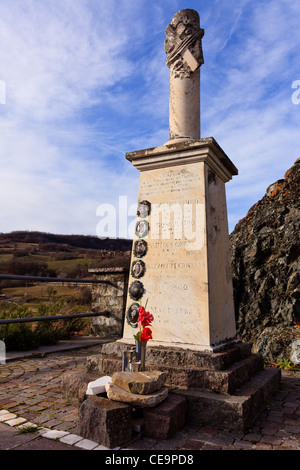 Un monument en l'honneur des combattants de la résistance italienne dans le village de Pozzolo, Italie Banque D'Images