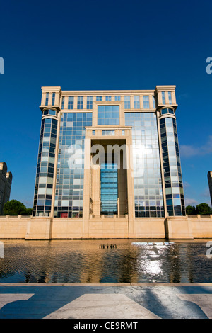 La France, Hérault, Montpellier Ville, Quartier Antigone, l'Hôtel de région (administration régionale) par l'architecte Ricardo Bofill Banque D'Images