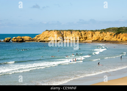 Une scène de plage adjacente à la Great Ocean Road, Victoria, Australie Banque D'Images
