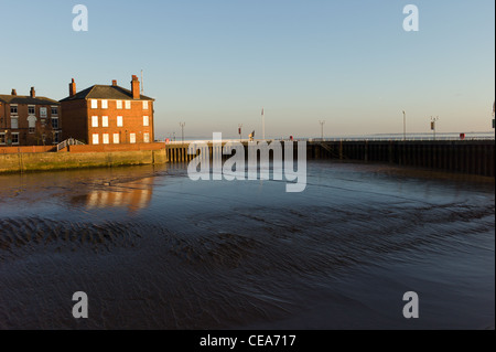 Entrée de la marina de Hull et de l'Humber, East Riding of Yorkshire, UK dans le soleil du soir Banque D'Images