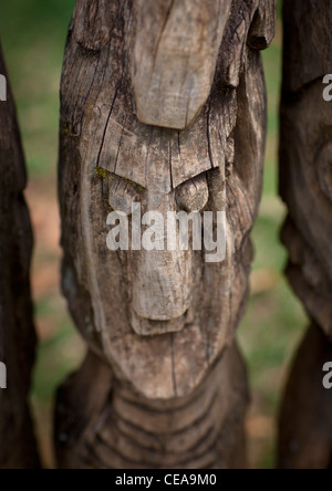 Waga Sculptures en bois sculpté consacré à la tribu Konso morte Vallée de l'Omo en Ethiopie Banque D'Images