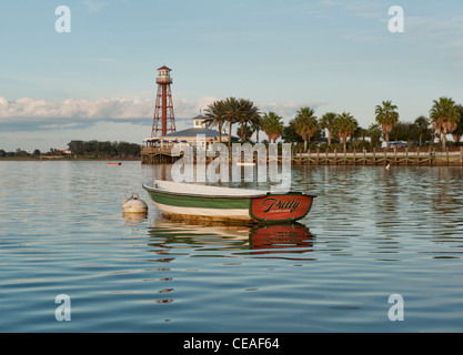 Lake Sumter Landing situé dans les villages, en Floride. 55 Une communauté de retraite de golf et au-dessus. Banque D'Images