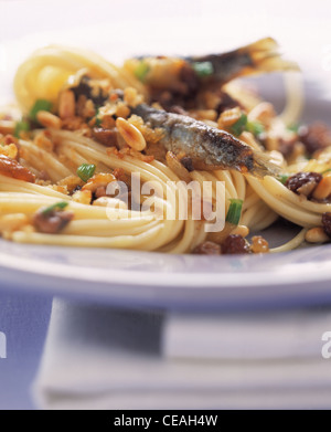 Pâtes aux sardines (Pasta con le sarde) Banque D'Images