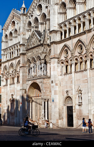 Cathédrale du Duomo Piazza Cattedrale Ferrara Emilia-Romagna Italie Banque D'Images