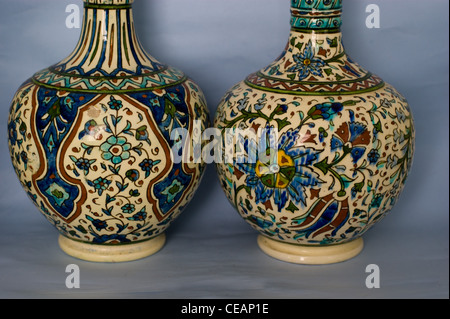 Grand VASE MOTIF ISNIK Banque D'Images