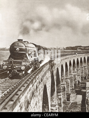 The Flying Scotsman sur son voyage sans escale entre Londres et Newcastle en 1927. Banque D'Images