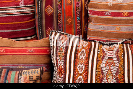 Coussins turcs à l'Arasta Bazaar, Sultanahmet, Istanbul, Turquie Banque D'Images