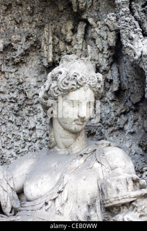 Façade et fontaine à l'angle de l'église Holy Trinity commandé par l'ordre de moines Trinitaires espagnols Banque D'Images