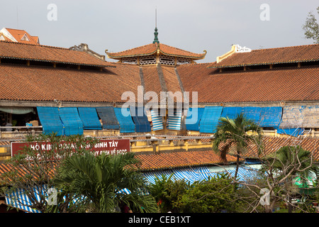 Des toits à quartier chinois de Cholon, le marché Binh Tay Ho Chi Minh City Vietnam Banque D'Images