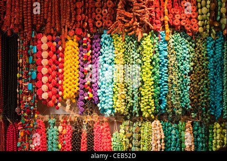 Colliers de corail, marché aux puces de Panjiayuan, Chaoyang District, Beijing, Chine, Asie. Banque D'Images
