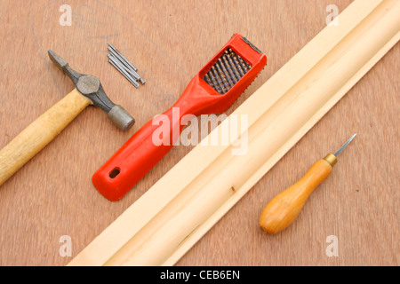 La menuiserie outils à main avec une longueur de bois. Banque D'Images