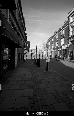Vue vers le bas High Street, dans le centre-ville de Kettering vers Gold Street, Northamptonshire Banque D'Images