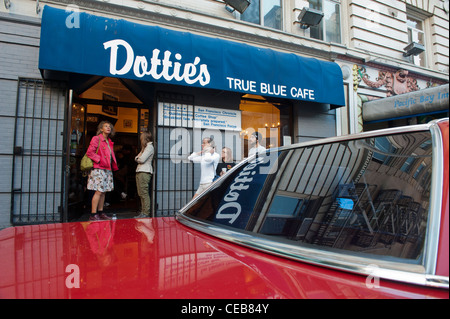 L'original de Dottie vrai Bleu Cafe. Jones Street, filet, San Francisco,. La Californie. USA. Banque D'Images