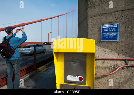 Initiative de prévention du suicide au Golden Gate Bridge. San Francisco. USA. Banque D'Images