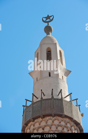 Minaret de la vieille mosquée Abu al-Haggag l'intérieur du temple de Louxor en Égypte Banque D'Images