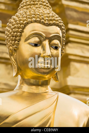 Statue de Bouddha en or,Doi Suthep, Chiang Mai, Thaïlande Banque D'Images