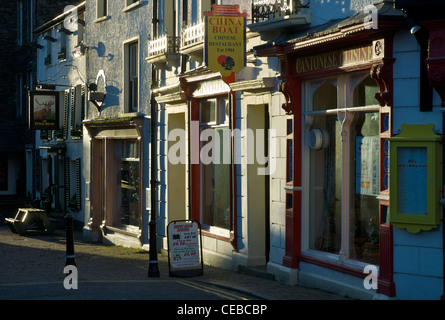 La rue de l'église, Bowness, Parc National de Lake District, Cumbria, Angleterre, Royaume-Uni Banque D'Images