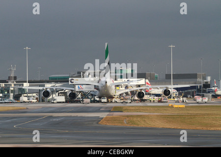 Unis A6-EDH Airbus A-380 à l'aéroport de Manchester Banque D'Images