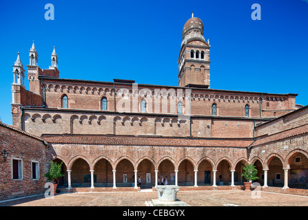 Cloître de l'église Madonna dell'Orto, Cannaregio, Venise, Italie Banque D'Images