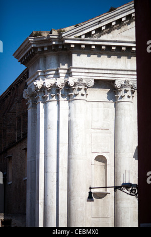 Détail de la façade de l'église San Barnaba, Venise, Italie Banque D'Images