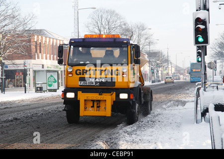 Le sablage d'un camion sur Mapperley Plaines, Nottingham, Angleterre, Royaume-Uni Banque D'Images