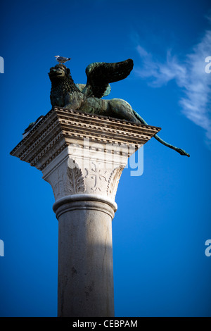 Le lion ailé sur la Piazzetta, Venise, Italie Banque D'Images