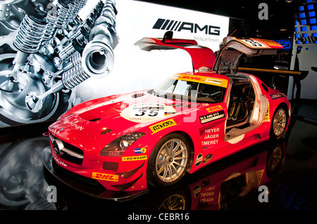 Mercedes Benz SLS AMG GT3 voiture de course d'exposition Champs Elysees Paris Banque D'Images