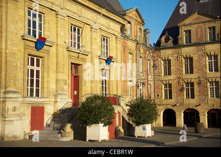 Office de Tourisme à la place Ducale dans le centre de Charleville-Mézières, capitale de Champagne-Ardenne Banque D'Images