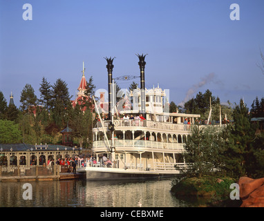 Mark Twain à aubes, Frontierland, parc à thème Disneyland Paris, Marne-la-Vallée, Île-de-France, France Banque D'Images