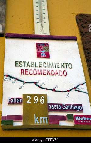 Camino de Santiago avis sur un hôtel à Villar de Mazarife près de Leon Banque D'Images