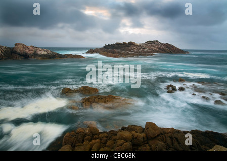 Côte sauvage à Canal Rocks dans le Parc National Leeuwin-Naturaliste, Western Australia, Australia Banque D'Images