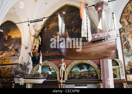 Intérieur richement décoré de la Cour d'Artus (Polonais : Dwor Artusa) à Gdansk, Pologne Banque D'Images