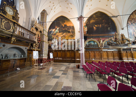 Intérieur richement décoré de la Cour d'Artus (Polonais : Dwor Artusa) à Gdansk, Pologne Banque D'Images