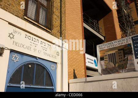 La Synagogue de la rue Fieldgate victorien à côté du site de construction de la nouvelle mosquée est de Londres dans l'Est de Londres. Banque D'Images