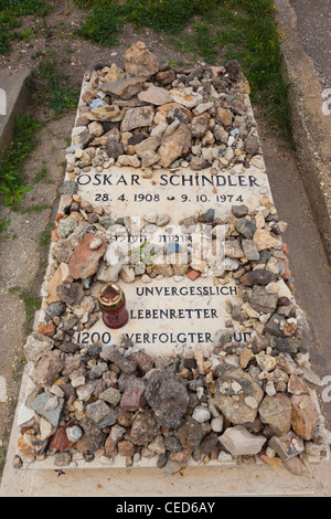 Israël, Jérusalem, Vieille Ville, Mt. Sion, tombe d'Oskar Schindler, l'homme qui a sauvé la vie au cours de l'holocauste, 1939-1945 Banque D'Images