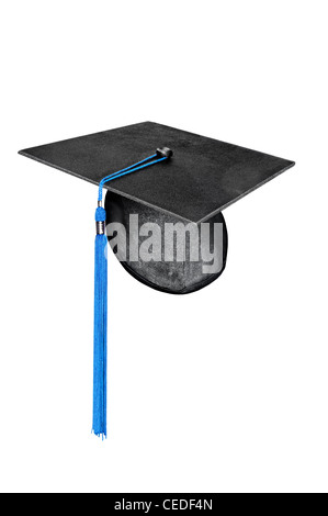 Un mortier bord graduation cap avec blue tassel isolated on white Banque D'Images