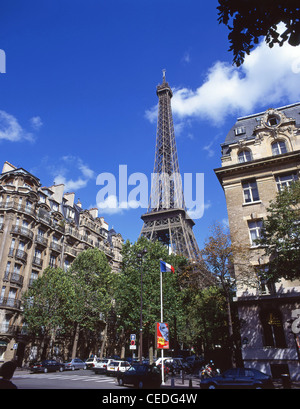 La Tour Eiffel de l'Avenue de Suffren, Paris, Île-de-France, France Banque D'Images