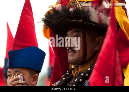 Chef bouddhiste Lama Losar effectue des prières dans le Sikkim, Inde Banque D'Images