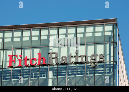 Close-up de Fitch Ratings Logo de l'organisme sur une tour à bureau à 30 North Colonnade, Canary Wharf, les Docklands, London, Royaume-Uni Banque D'Images