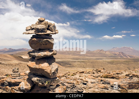 Pérou, Canyon de Colca, Salinas Y Aguada Blanca Réserve Nationale, Mirador de los Andes les Andes (Lookout), piles en pierre Banque D'Images