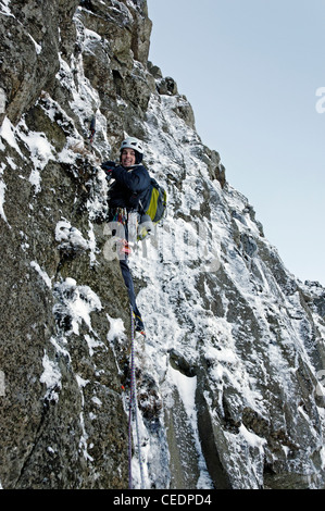 Hiver Randonnées sur les échelles noir le Snowdonia Banque D'Images