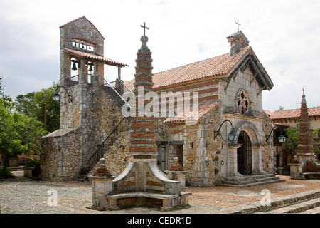 République dominicaine, Altos de Chavon, Église Saint Stanislas, extérieur Banque D'Images