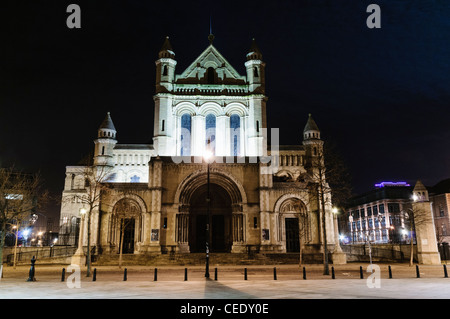 St Anne's Cathedral, Belfast, dans la nuit Banque D'Images