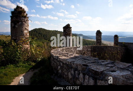 (Kirchdrauf Spiské Podhradie, Kirchdorf), Spissky Hrad (Zipser Burg) Banque D'Images